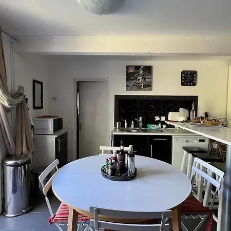 La Grange Au Beau Milieu Des Pins