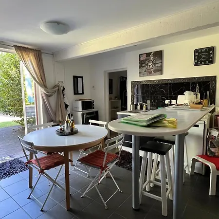Chalet La Grange Au Beau Milieu Des Pins Lacanau